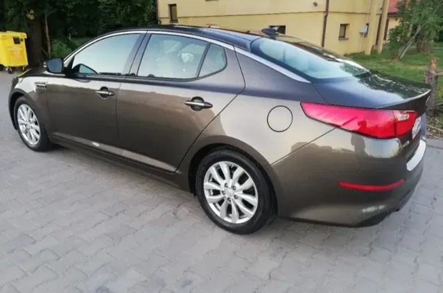 kia Kia Optima cena 57000 przebieg: 72000, rok produkcji 2014 z Białystok